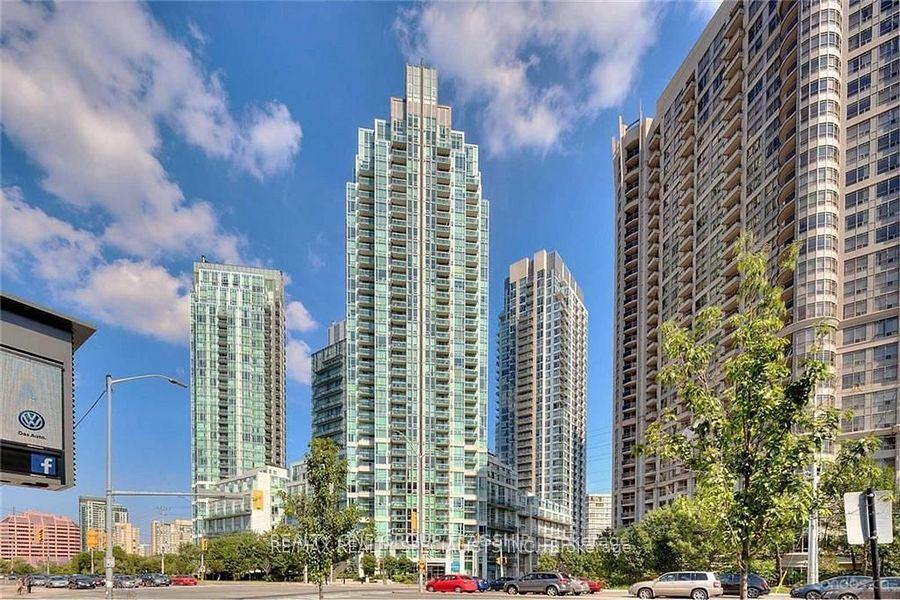2 Bedrooms Condo at 3939 Duke Of York, Mississauga For sale