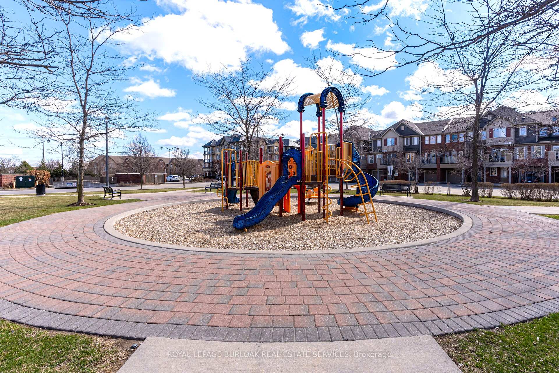 1 Bedroom Condo at 3060 Rotary,  Burlington For sale