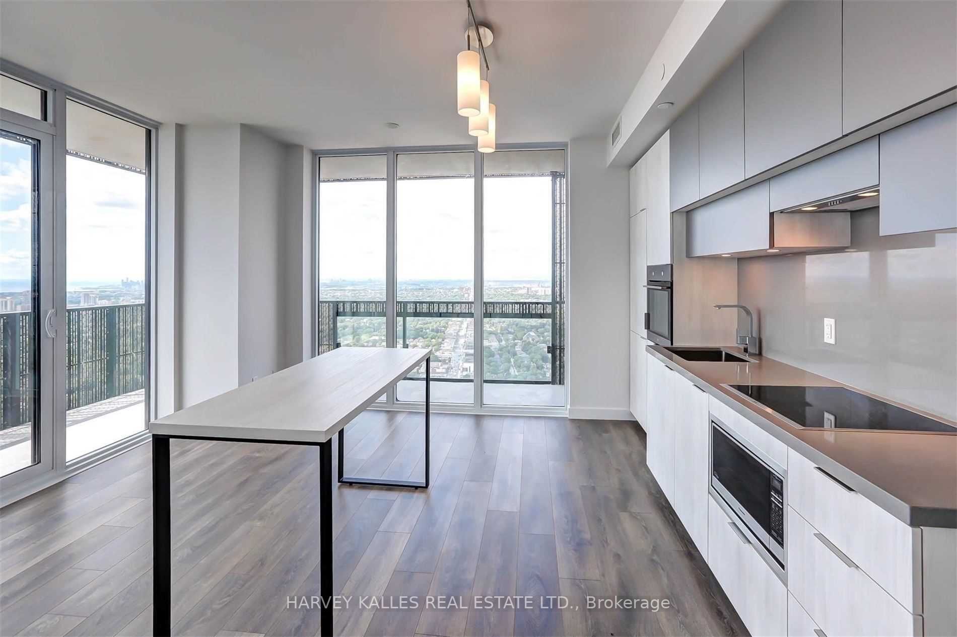 8 Eglinton Avenue E 5202