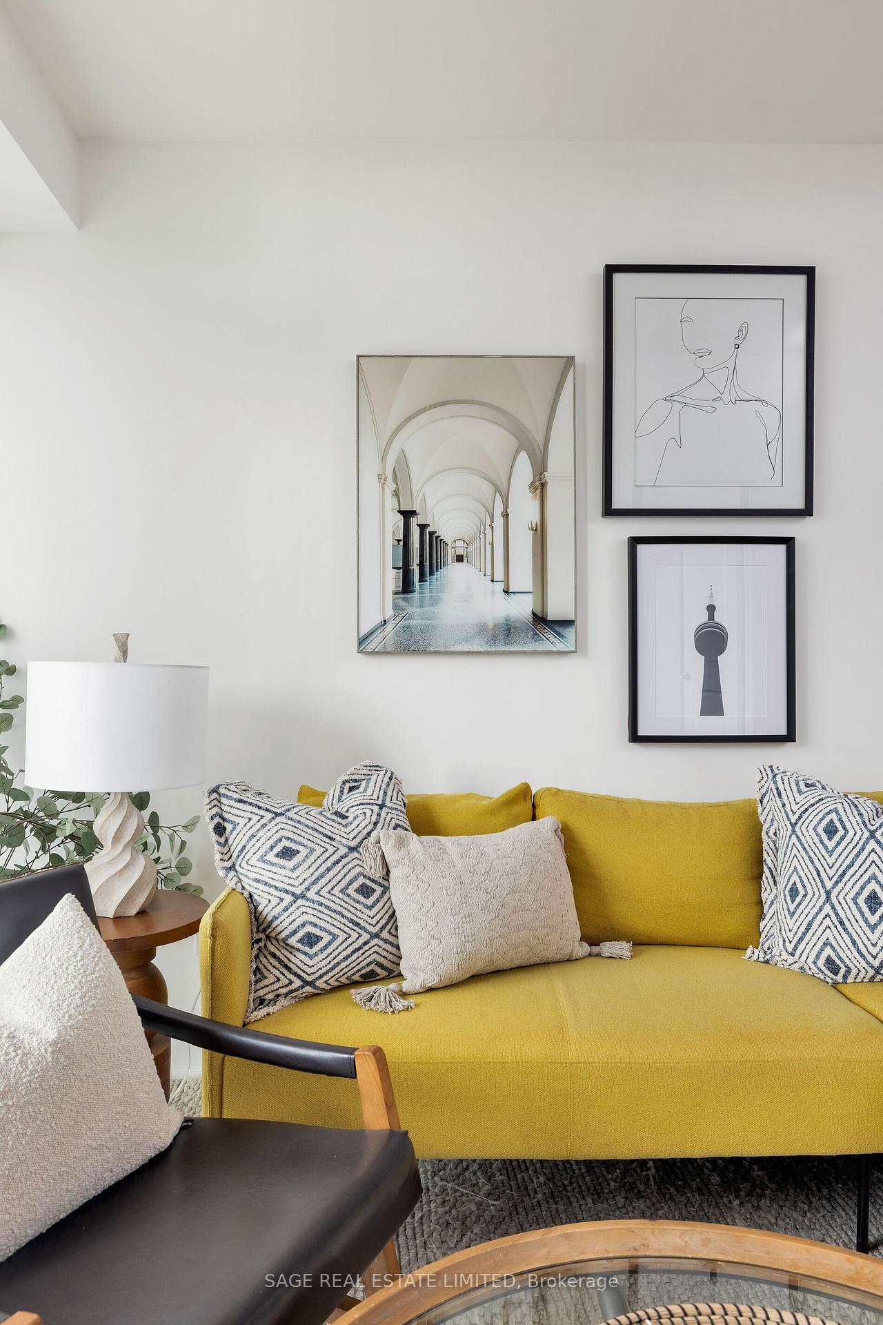 2 Bedrooms Condo at 105 George, Toronto For sale