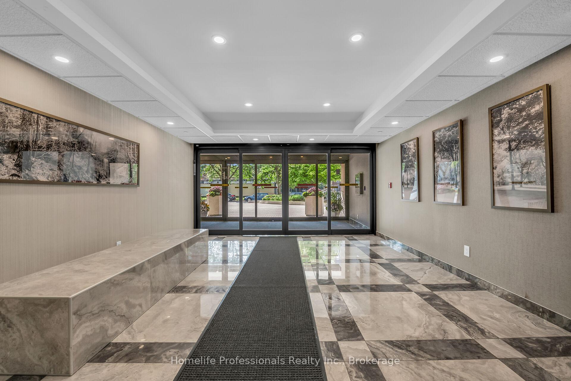 2 Bedrooms Condo at 120 Duke,  Hamilton For sale