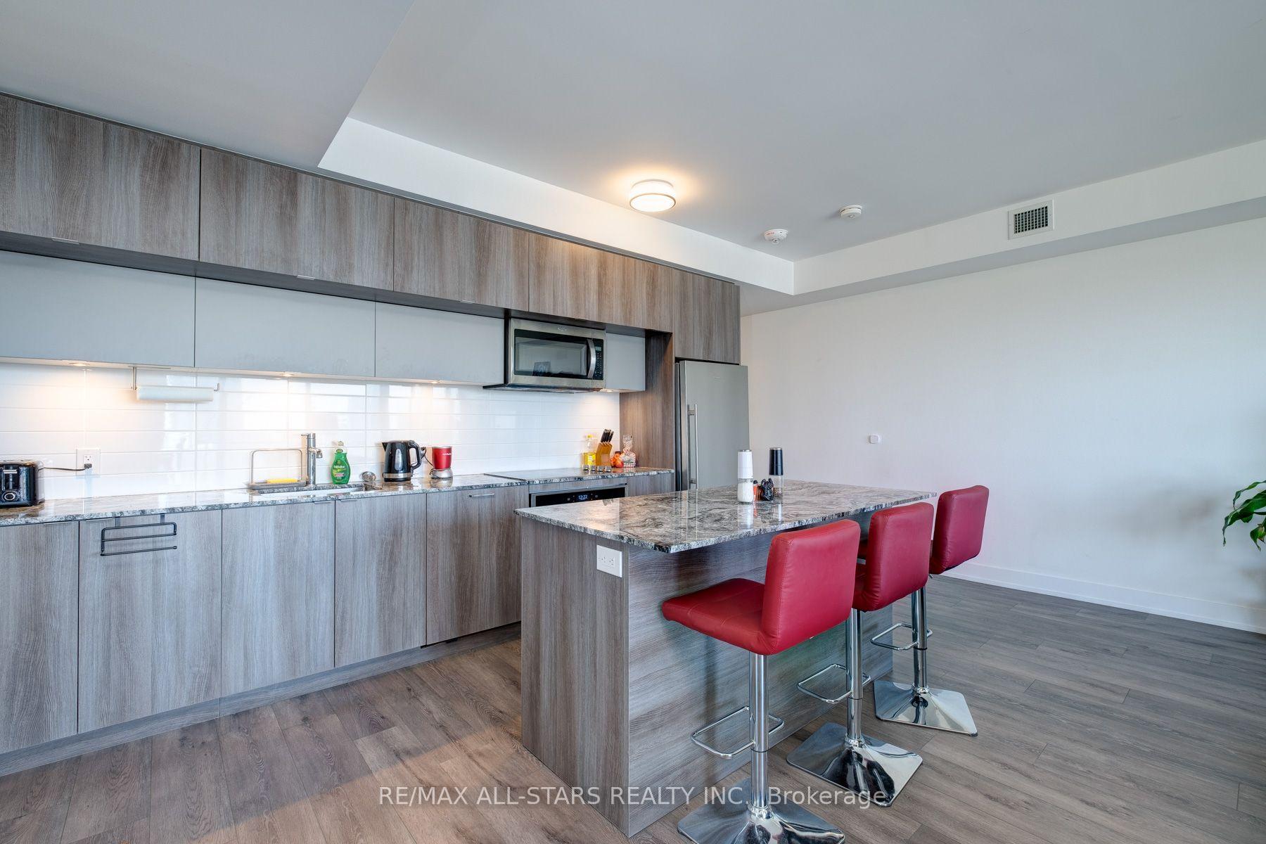 3 Bedrooms Condo at 575 Bloor, Toronto For sale