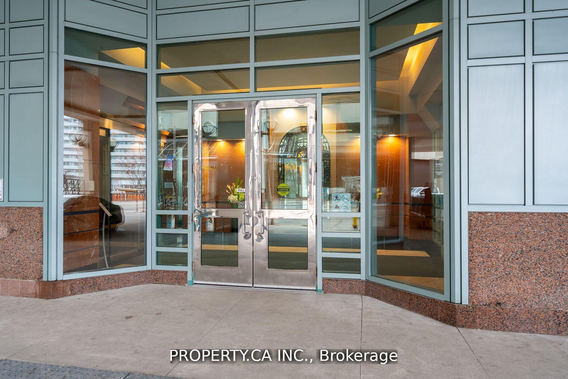 2 Bedrooms Condo at 10 Queens, Toronto For sale