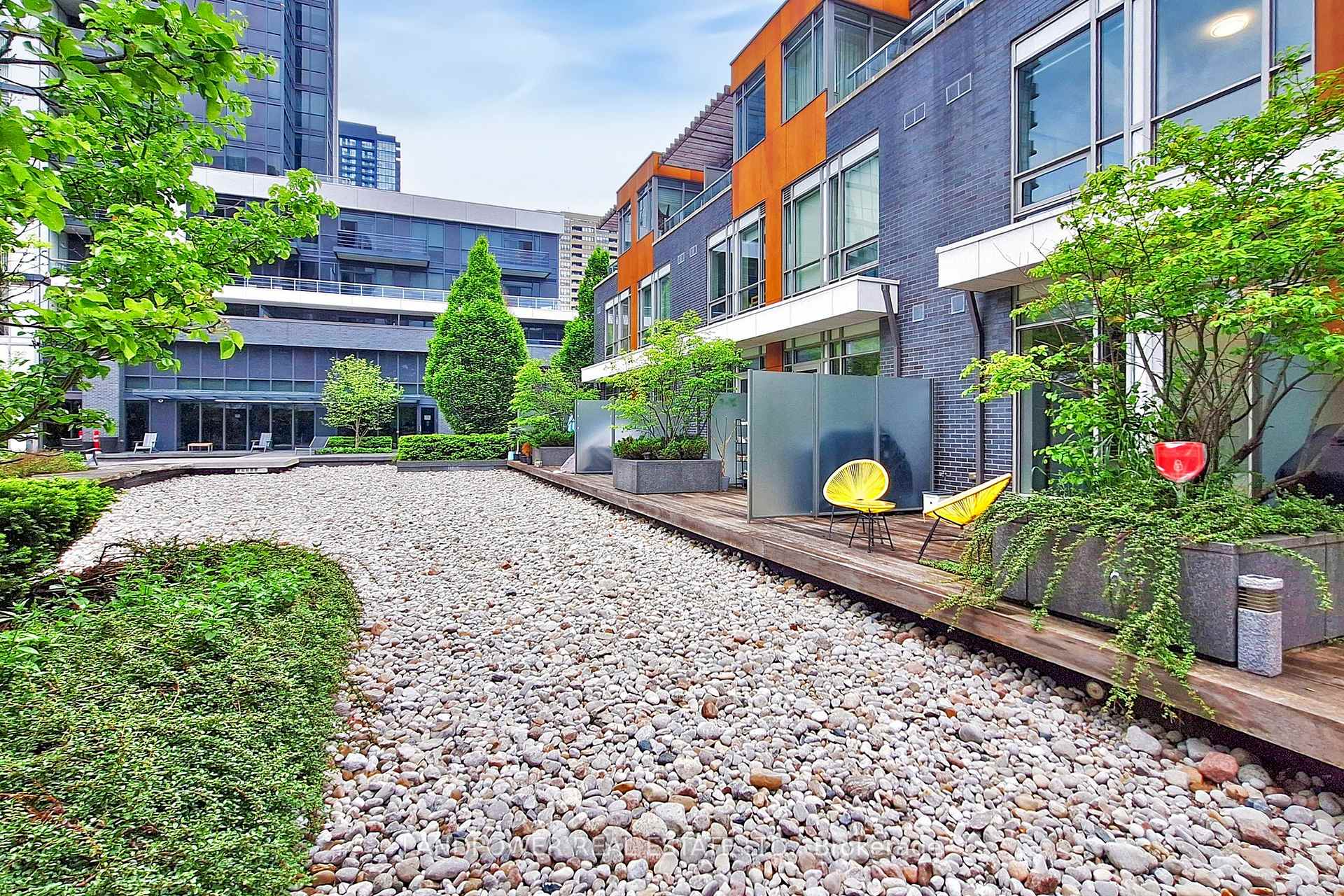 4 Bedrooms Condo at 88 Sheppard, Toronto For sale