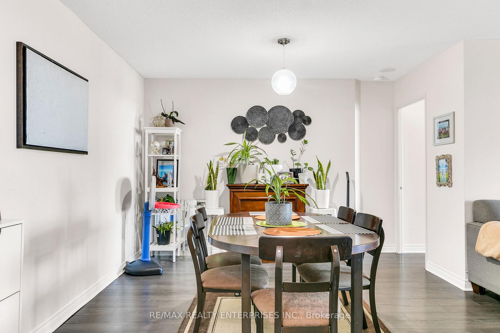 3 Bedrooms Condo at 1 Greystone Walk,  Toronto For sale