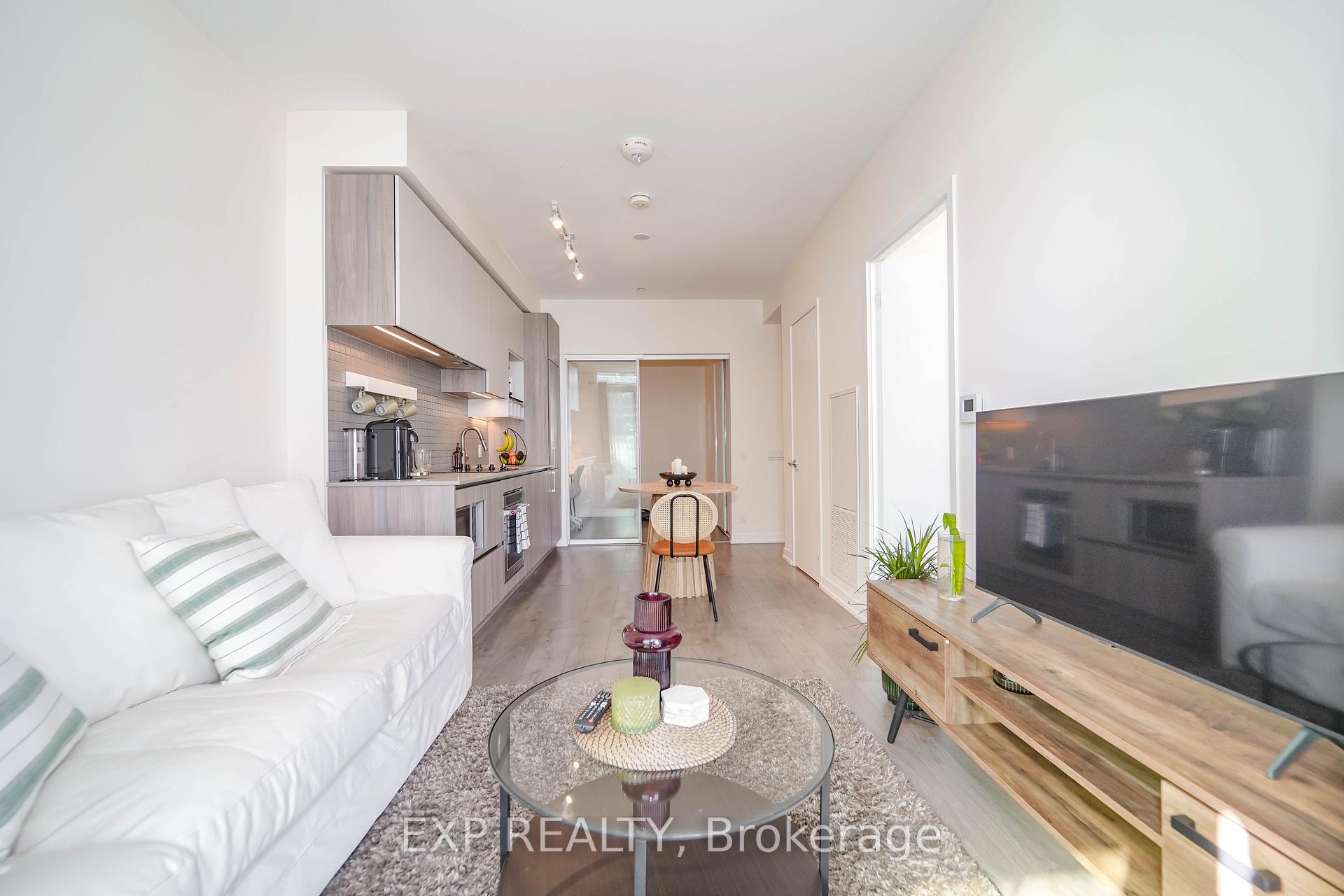 2 Bedrooms Condo at 950 Portage,  Vaughan For sale