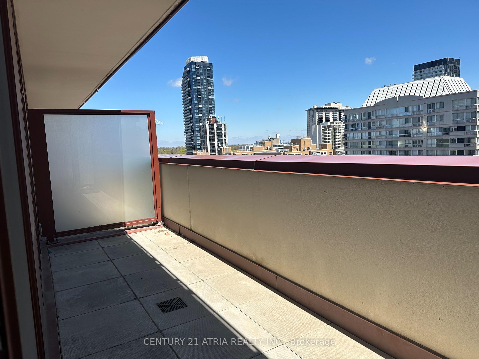 1 Bedroom Condo at 33 Helendale, Toronto For sale