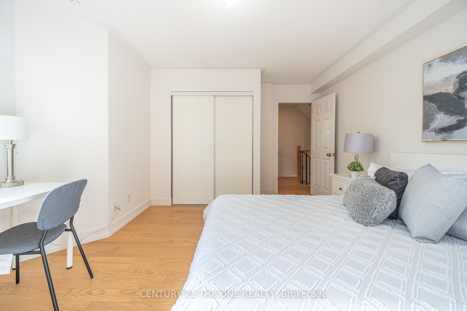 4 Bedrooms Condo at 28 Rosebank, Toronto For sale