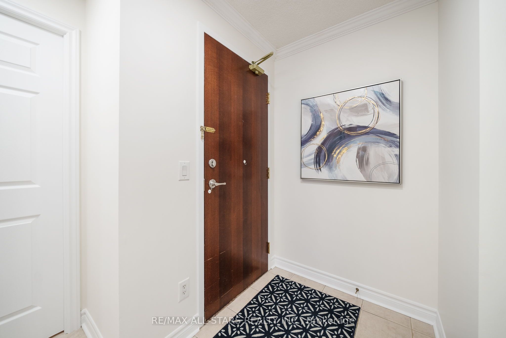 #1003 - 5 Michael Power Place, Toronto, ON M9A 0A3