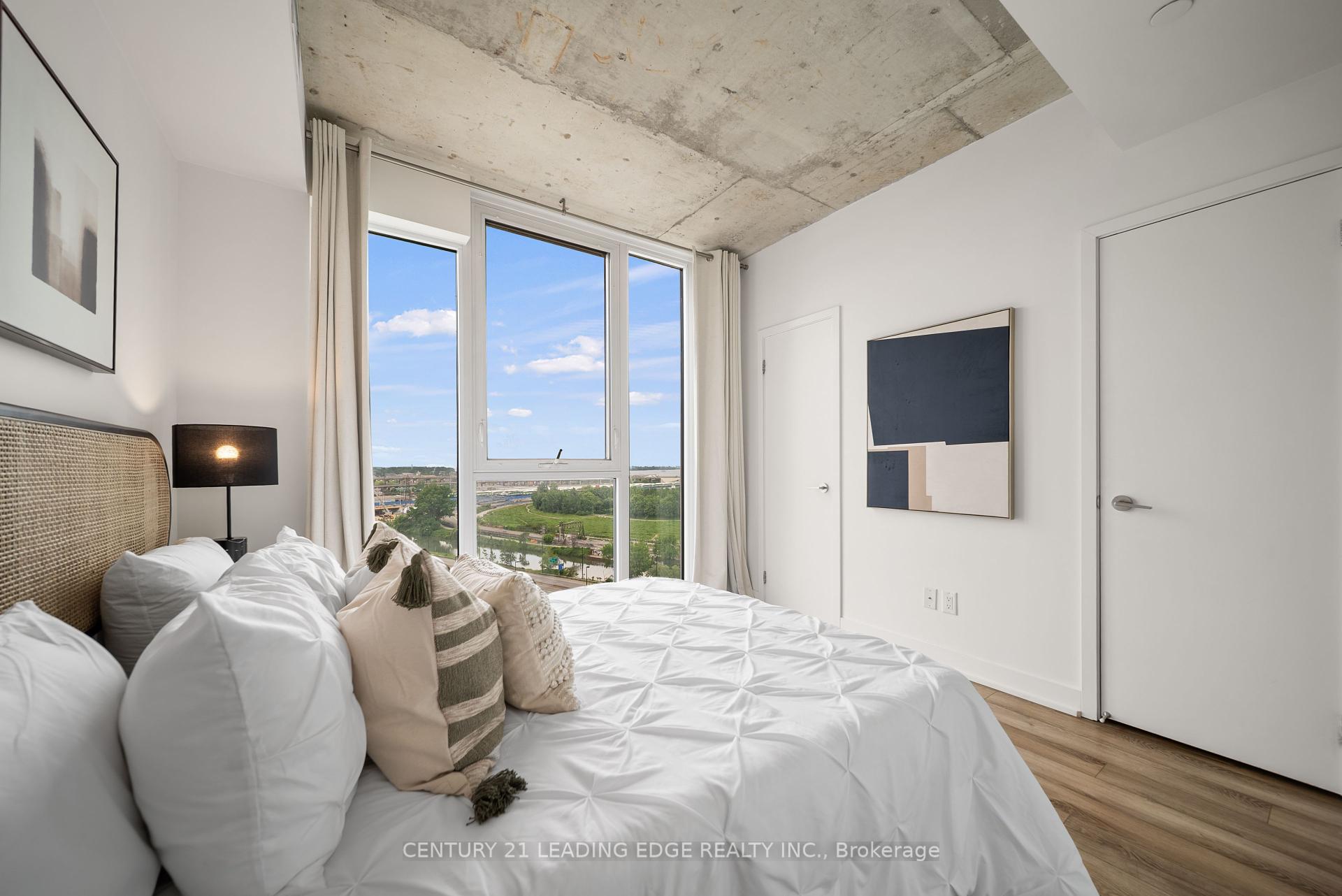 3 Bedrooms Condo at 15 BASEBALL, Toronto For sale
