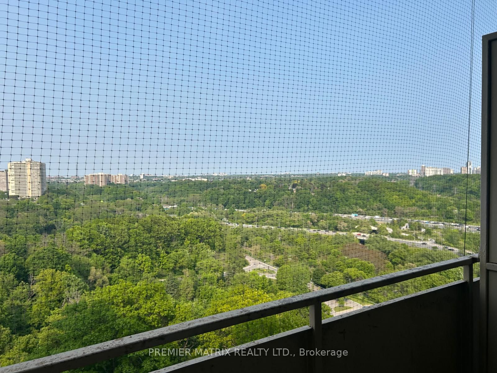 65 Thorncliffe Park Drive, #1404
