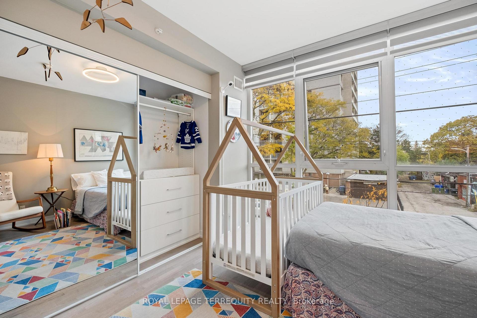 3 Bedrooms Condo at 38 Howard Park,  Toronto For sale
