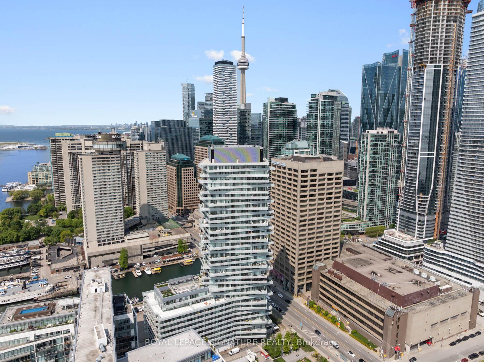 3 Bedrooms Condo at 15 Queens, Toronto For sale