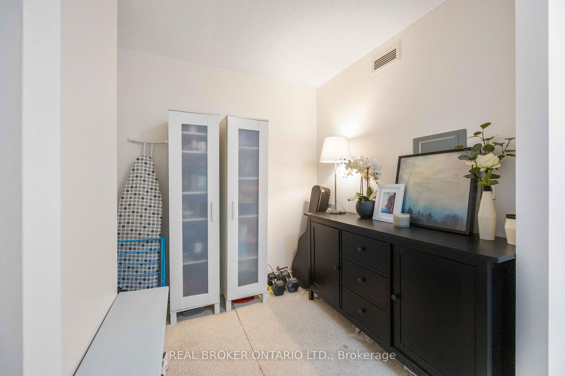2 Bedrooms Condo at 18 Yonge,  Toronto For sale