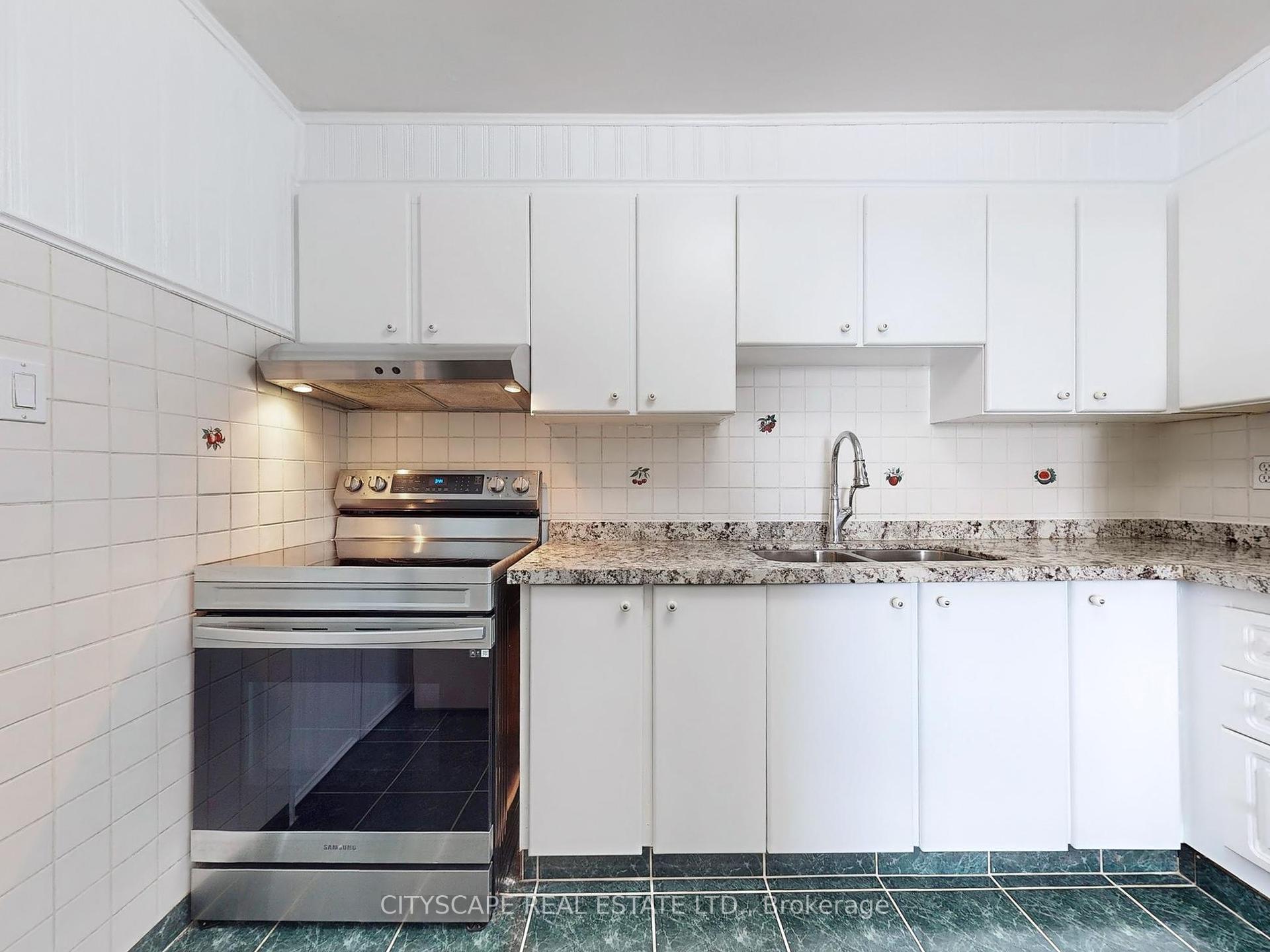 2 Bedrooms Condo at 1320 Mississauga Valley, Mississauga For sale