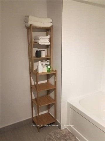 2 Bedrooms Condo at 297 College, Toronto For sale