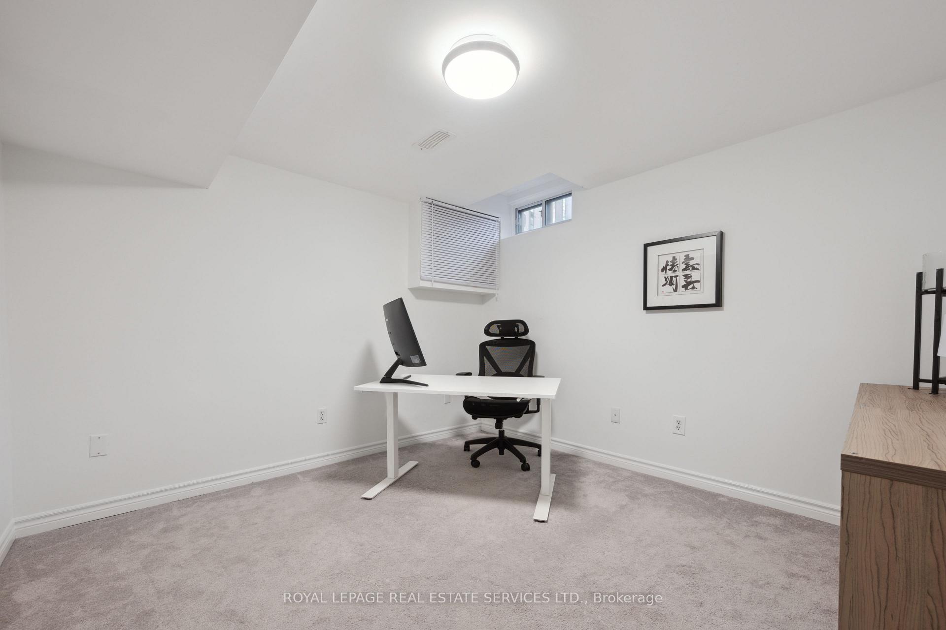 4 Bedrooms Condo at 6540 Falconer, Mississauga For sale