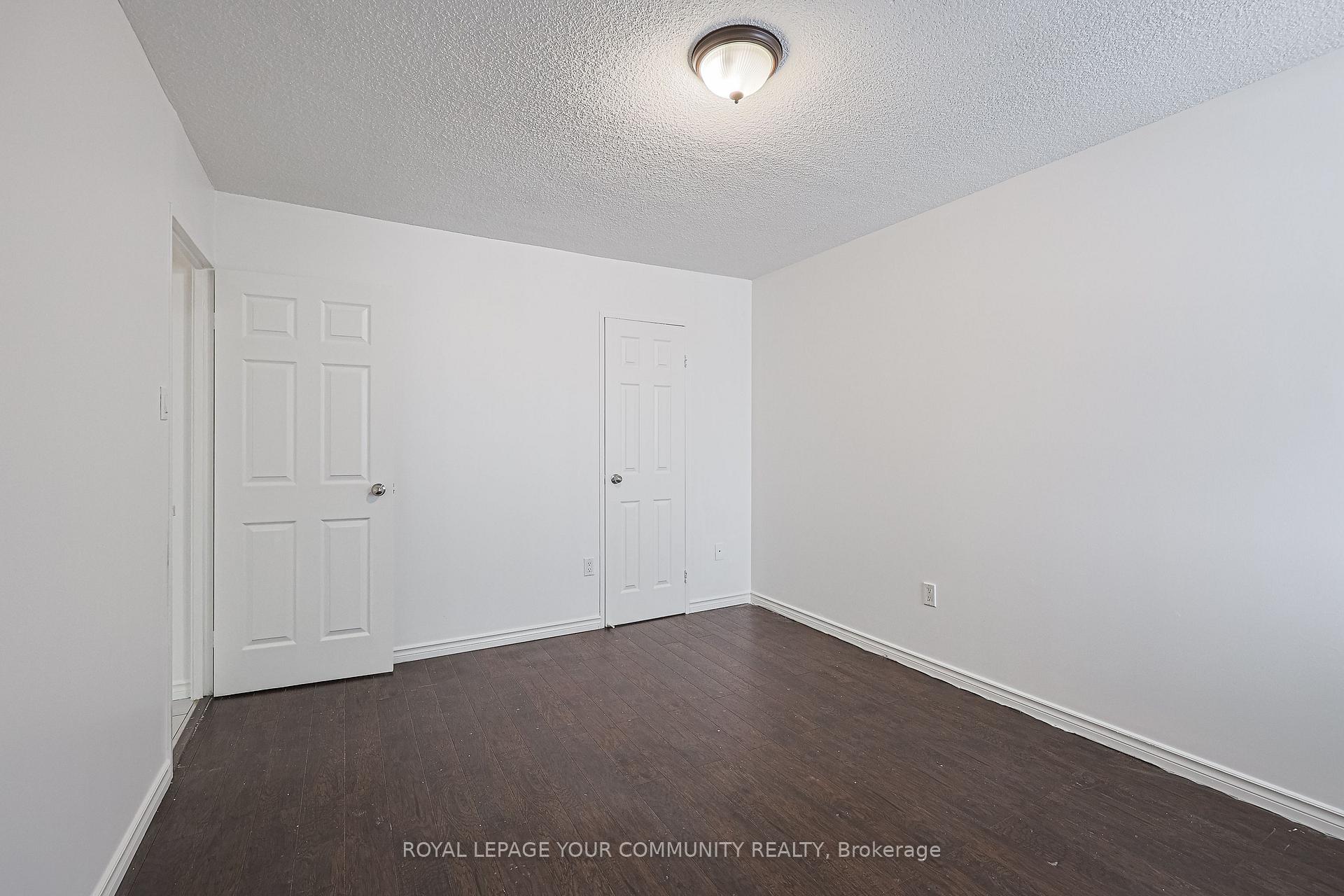 2 Bedrooms Condo at 10 Tobermory, Toronto For sale