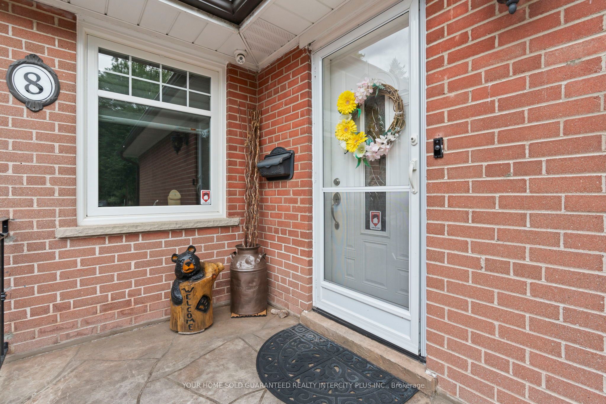 8 Neapolitan Drive