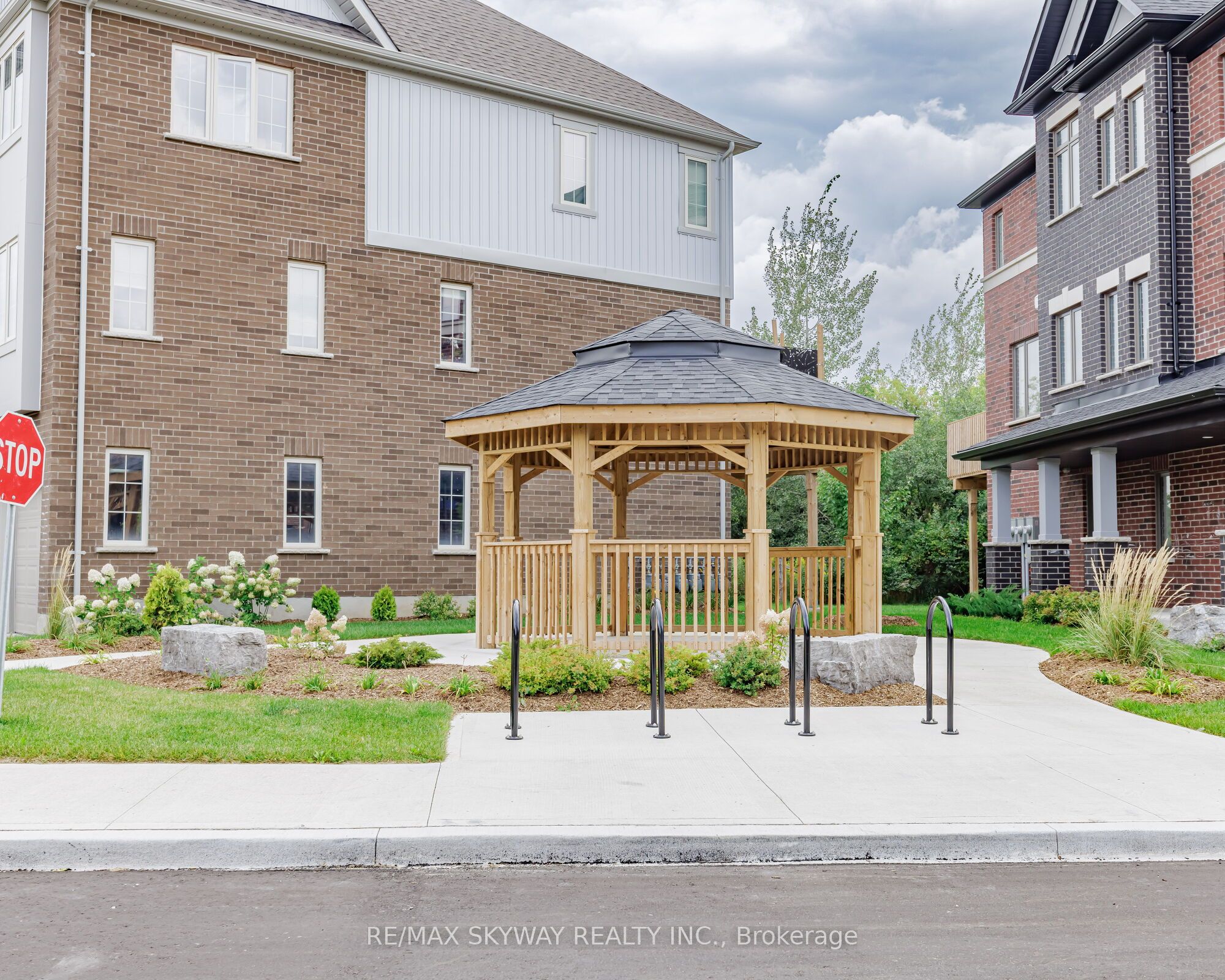 311 Woolwich Street, #5