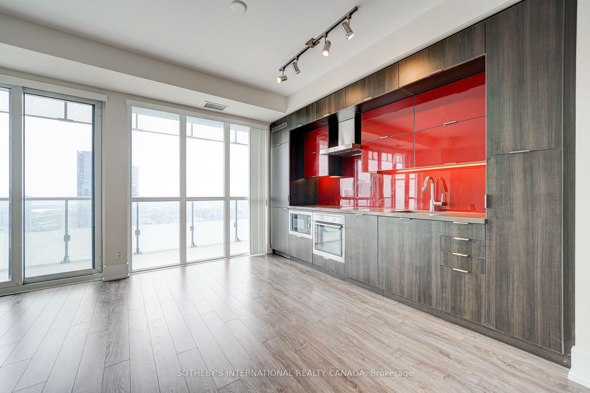 2 Bedrooms Condo at 300 Front, Toronto For sale
