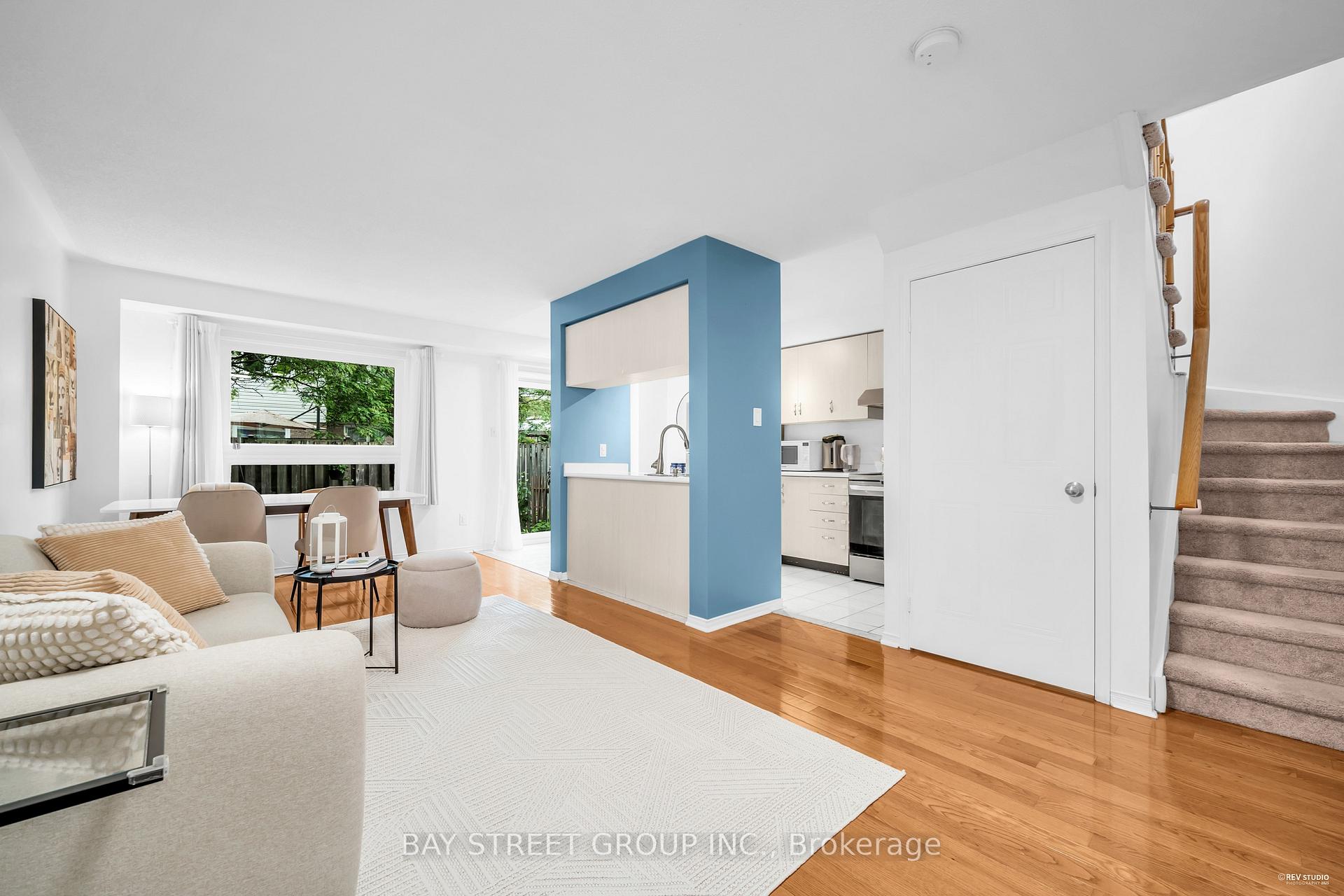 3 Bedrooms Condo at 1240 Westview, Oakville For sale