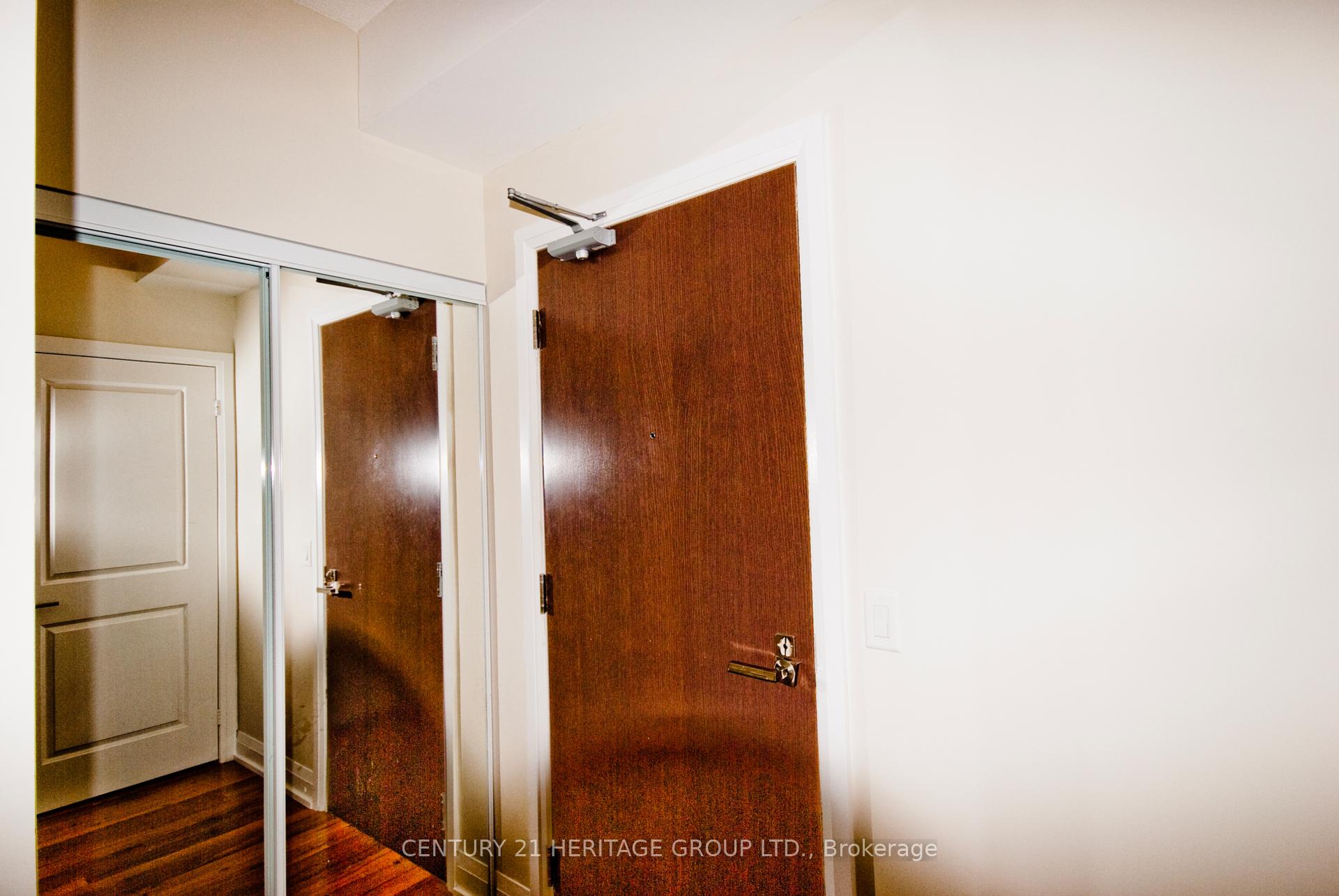 2 Bedrooms Condo at 85 North Park, Vaughan For sale