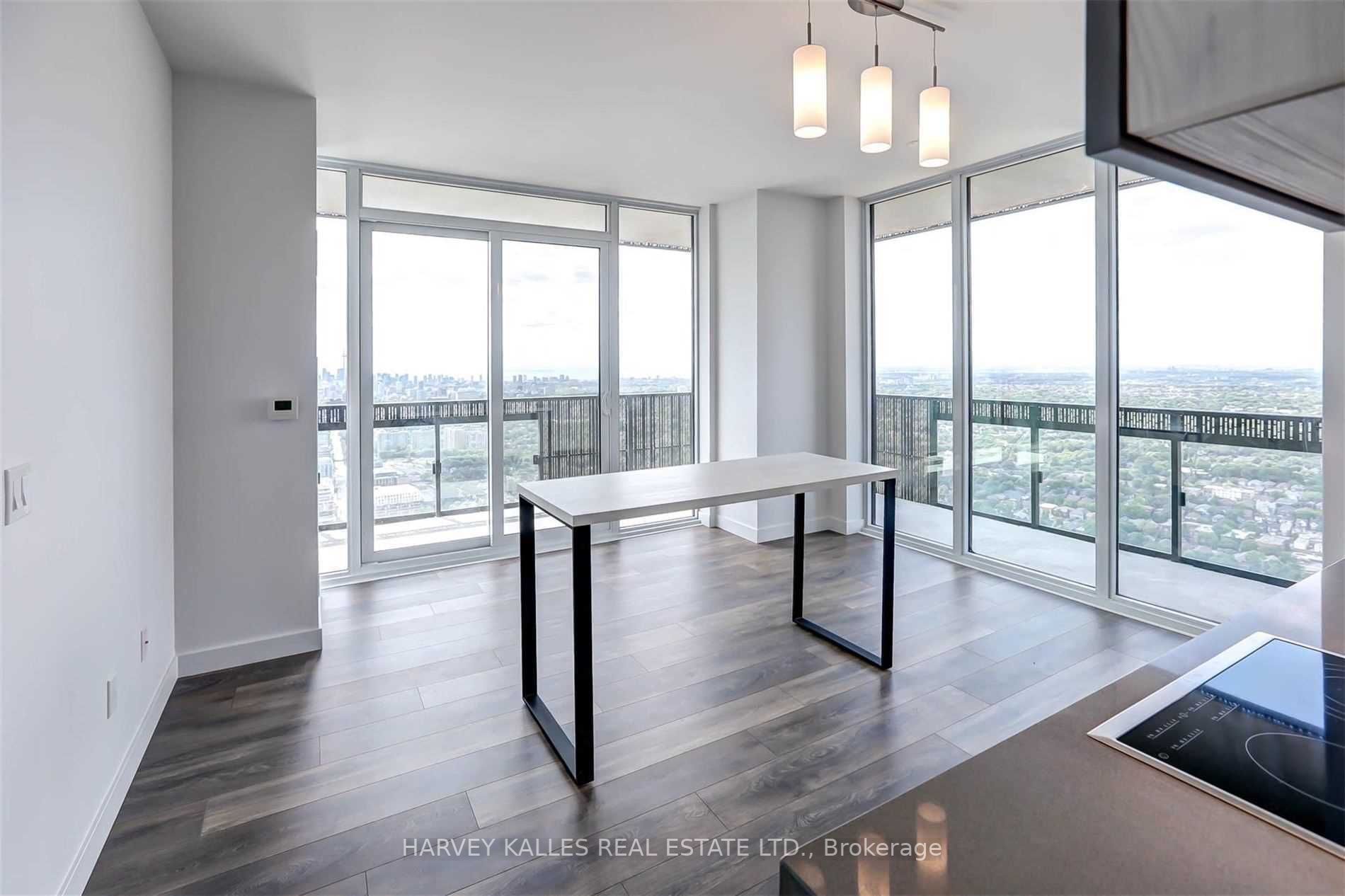 8 Eglinton Avenue E 5202