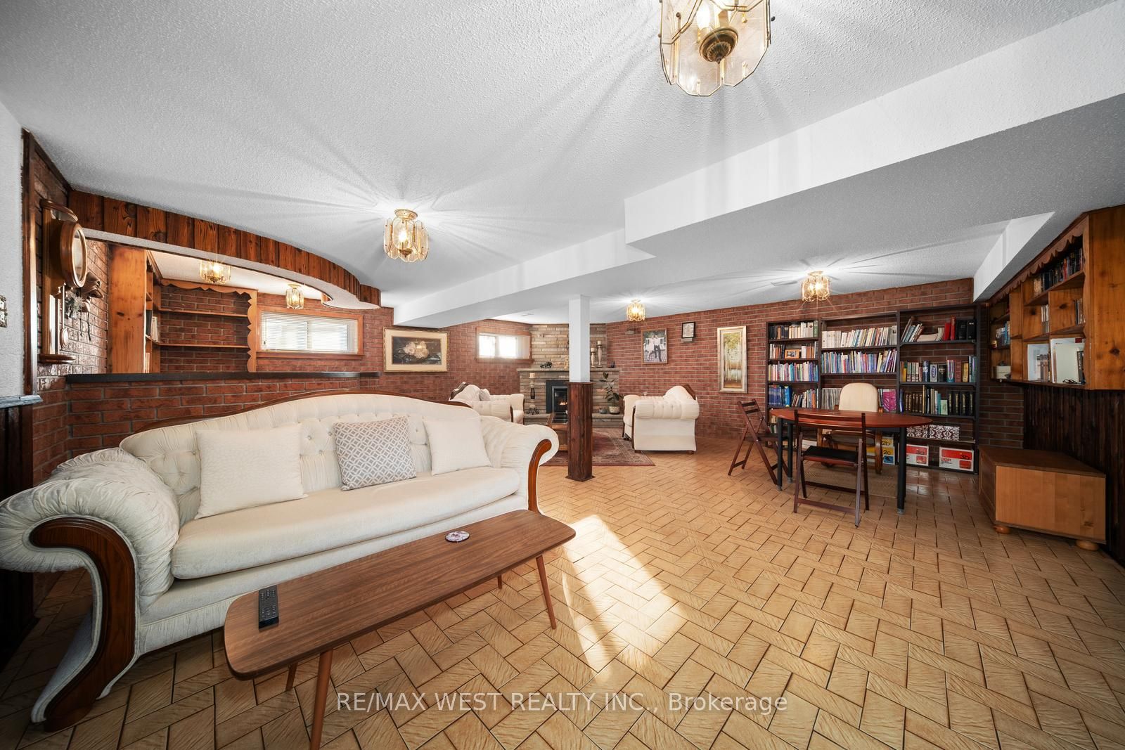 7 Harris Crescent
