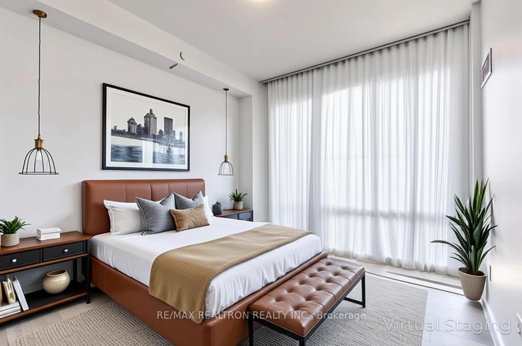 3 Bedrooms Condo at 8 Eglinton, Toronto For sale