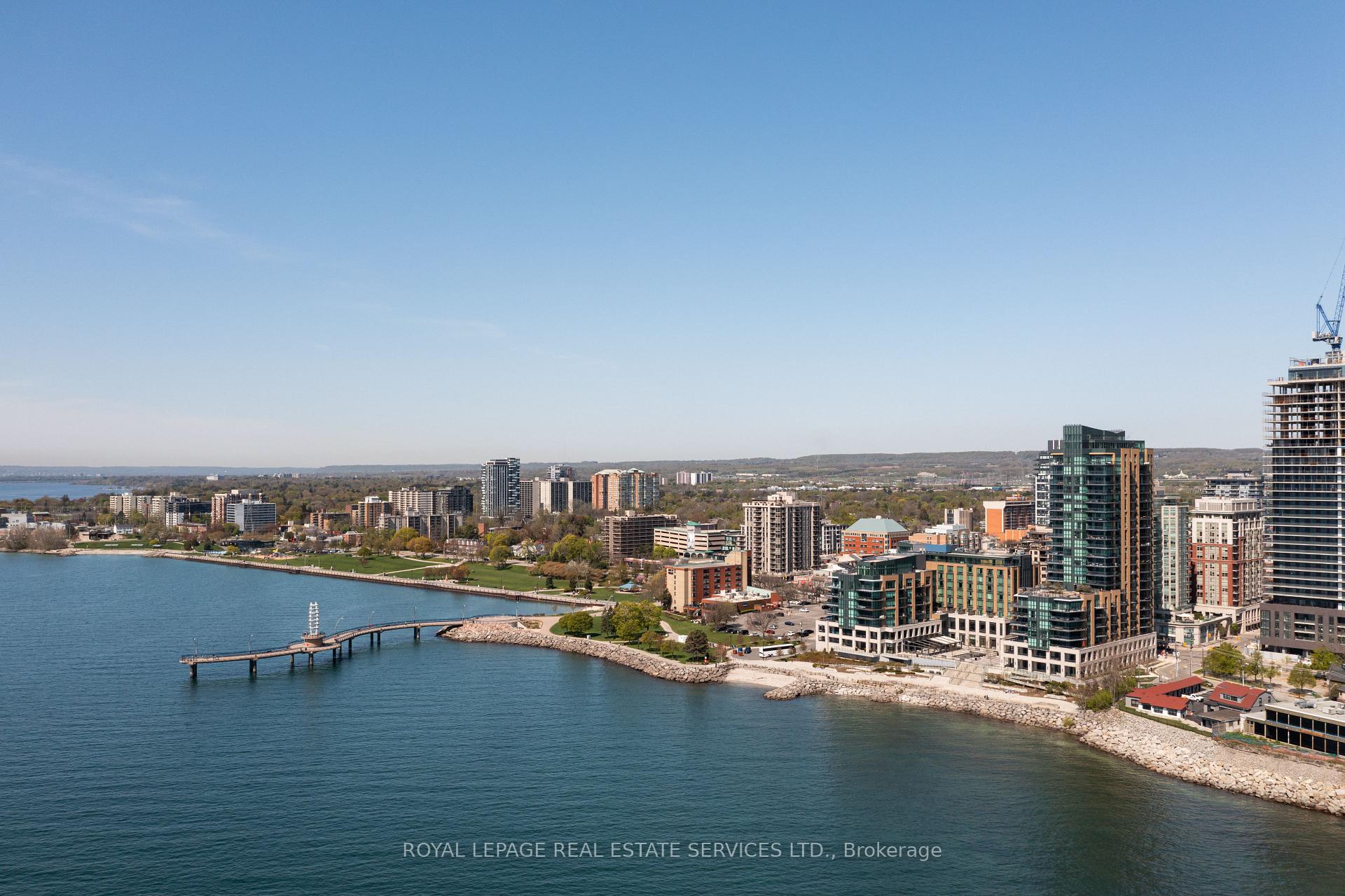 3 Bedrooms Condo at 2060 Lakeshore, Burlington For sale