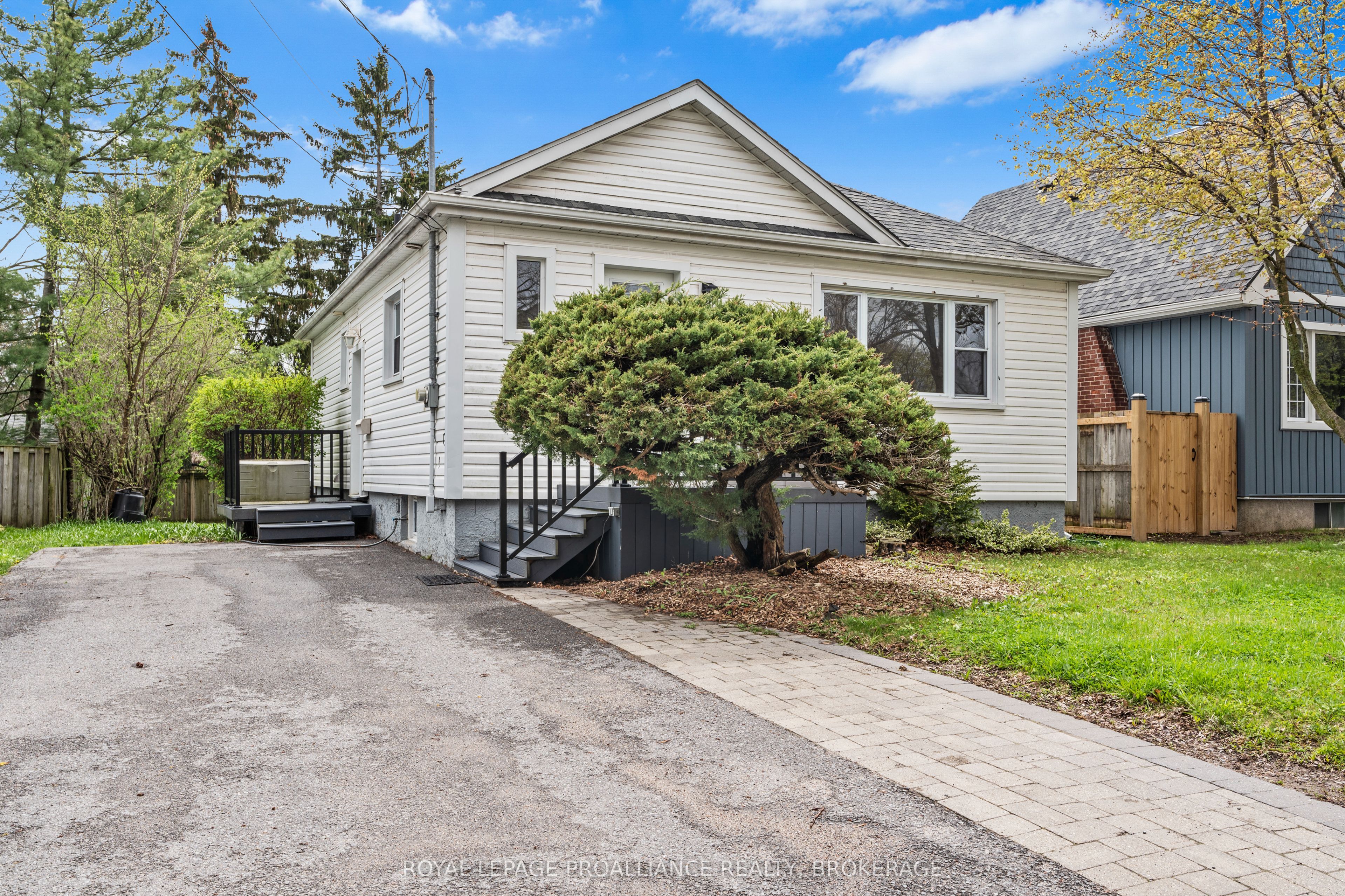 172 Carruthers Avenue