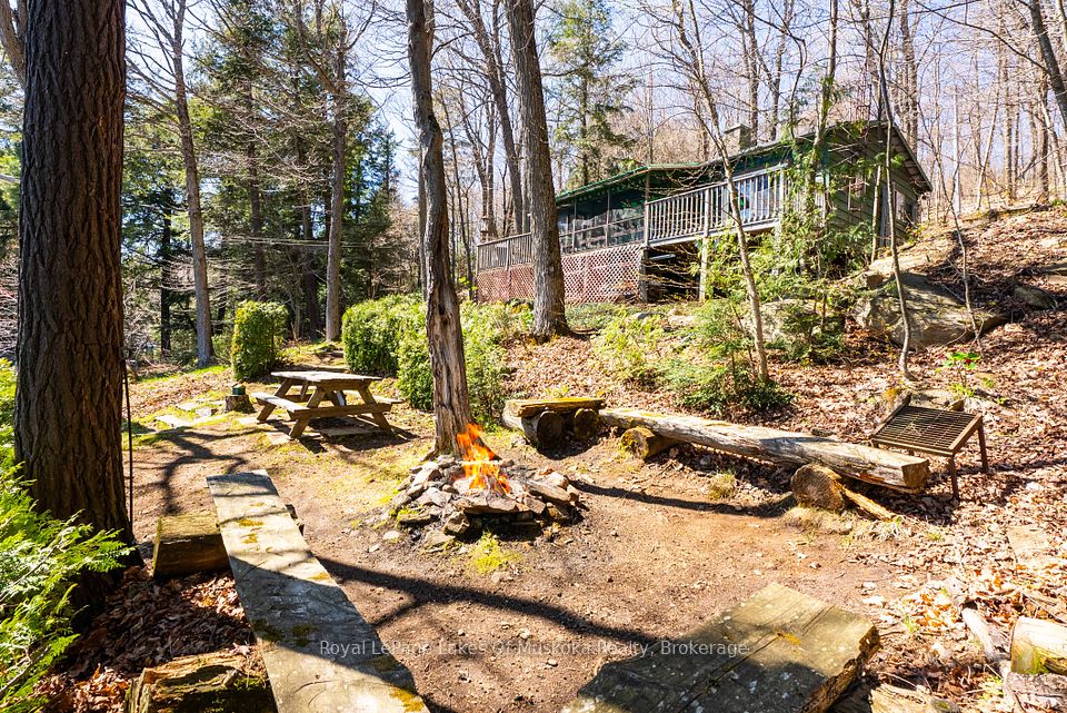 1002 Camp Lake Road, Lake of Bays, ON P1H 2J6