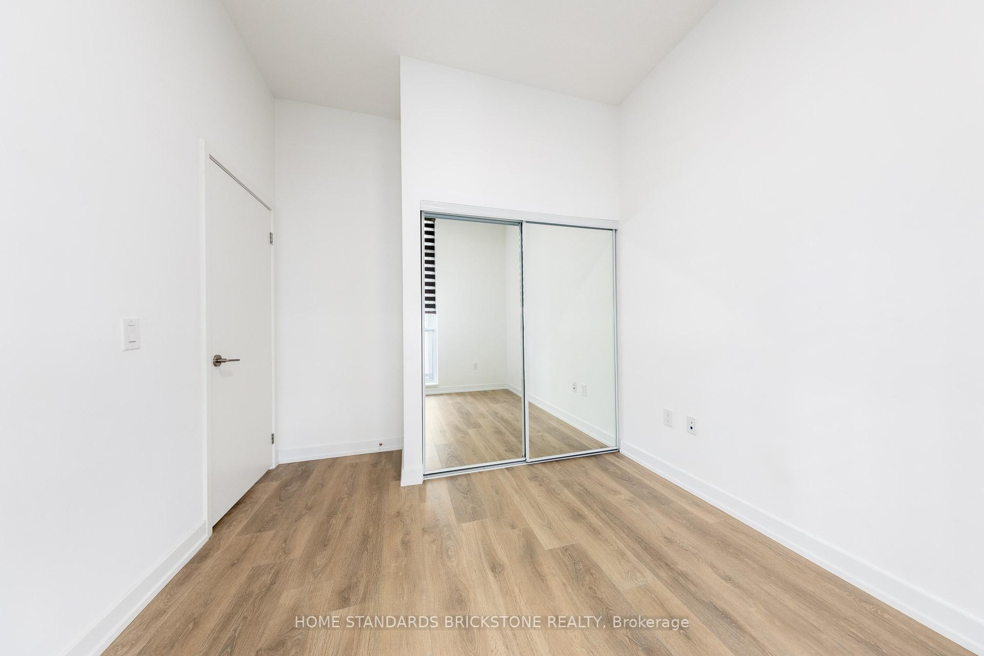 2 Bedrooms Condo at 34 Tubman, Toronto For sale