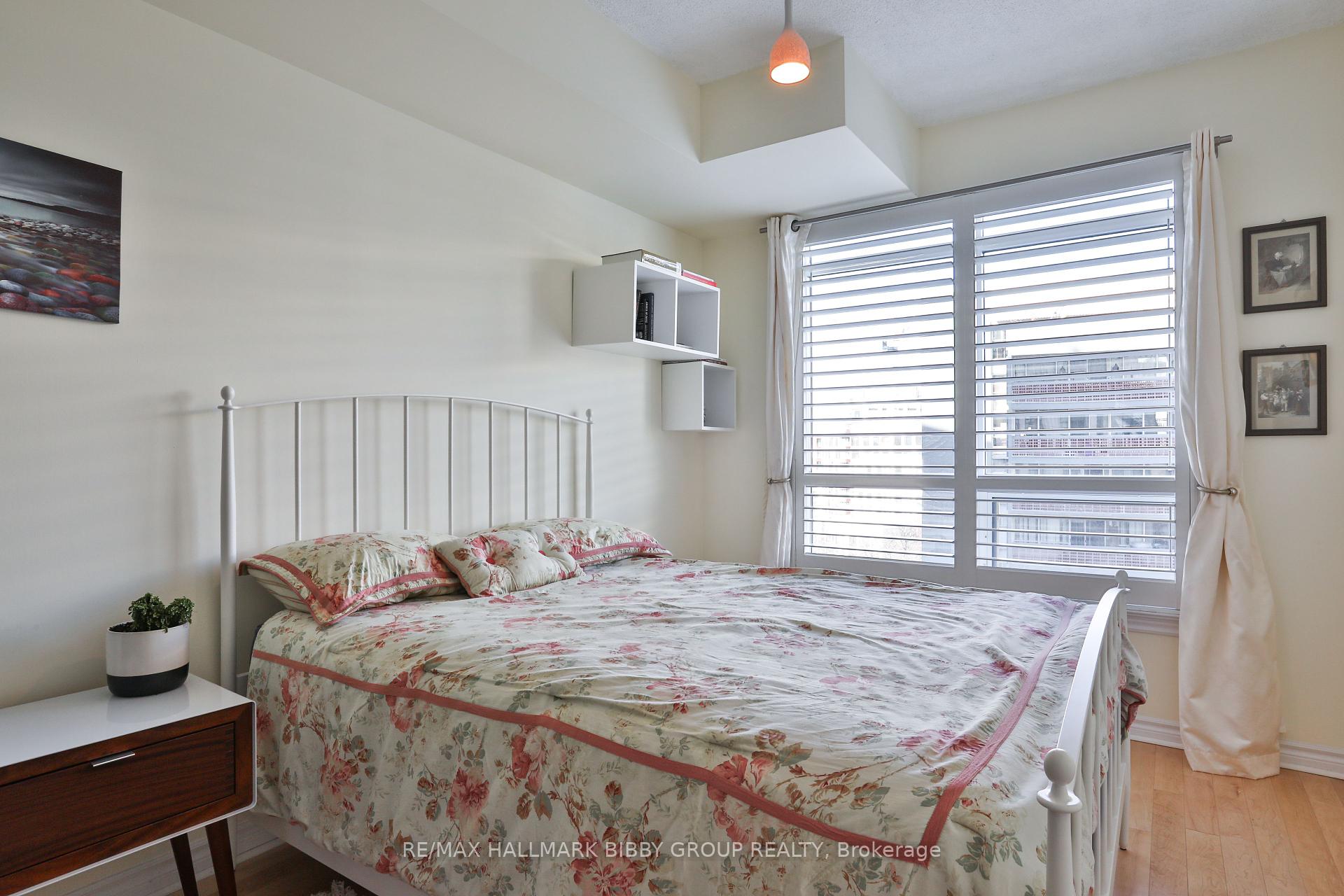 1 Bedroom Condo at 1135 Royal York, Toronto For sale