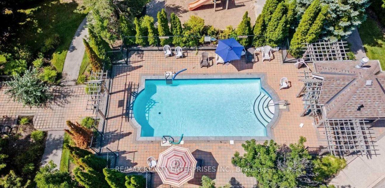 3 Bedrooms Condo at 5658 Glen Erin, Mississauga For sale