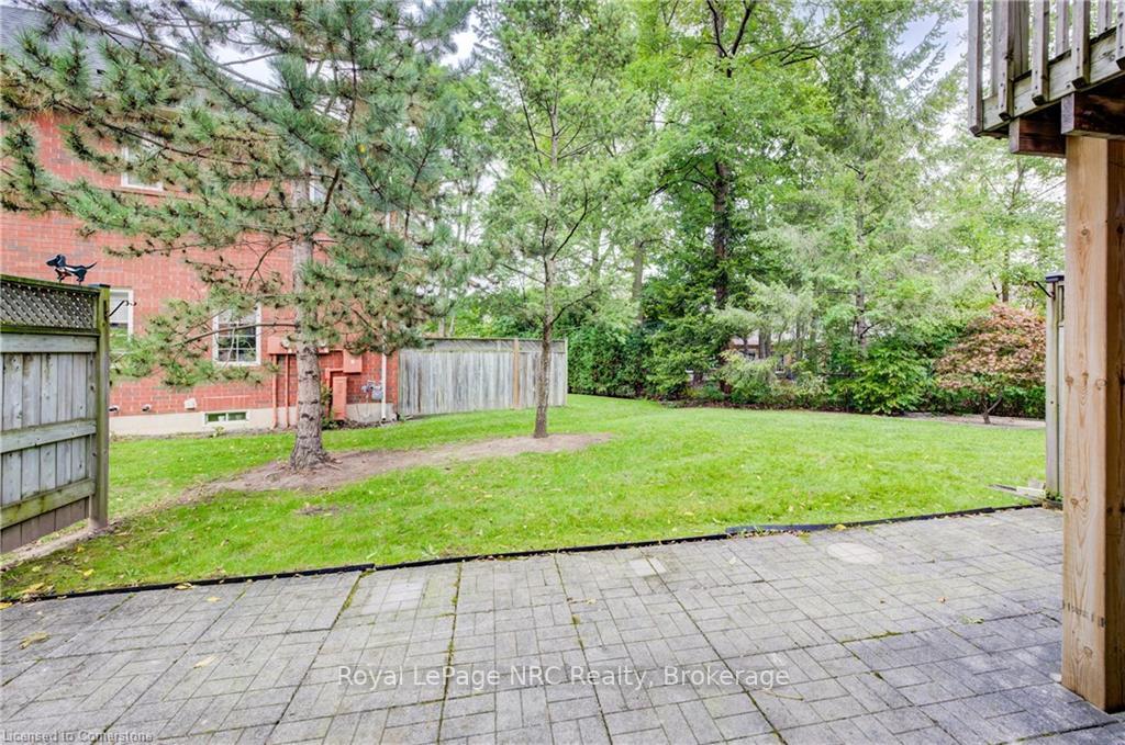 3 Bedrooms Condo at 120 Beddoe, Hamilton For sale