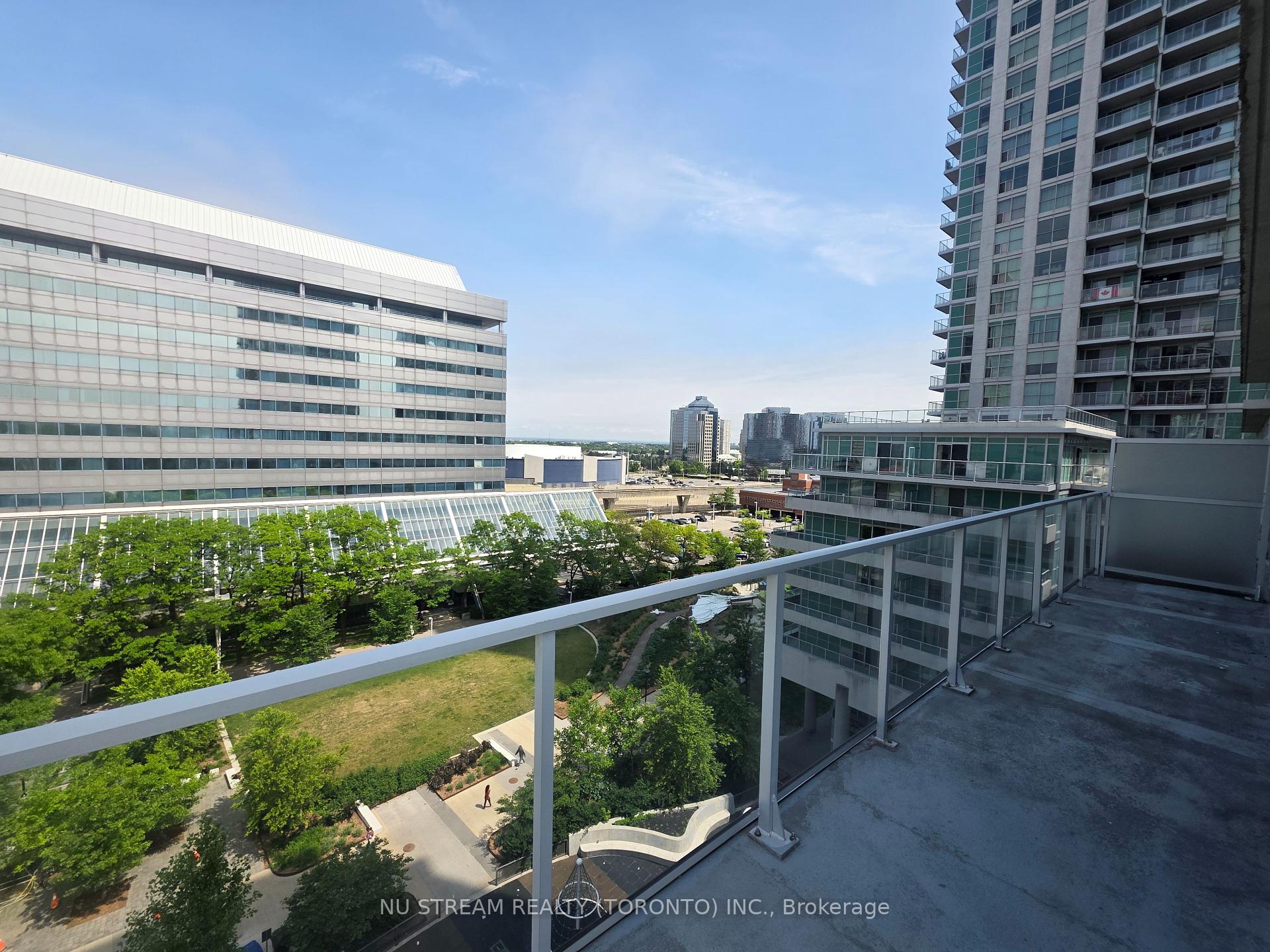 1 Bedroom Condo at 60 Town Centre, Toronto For sale