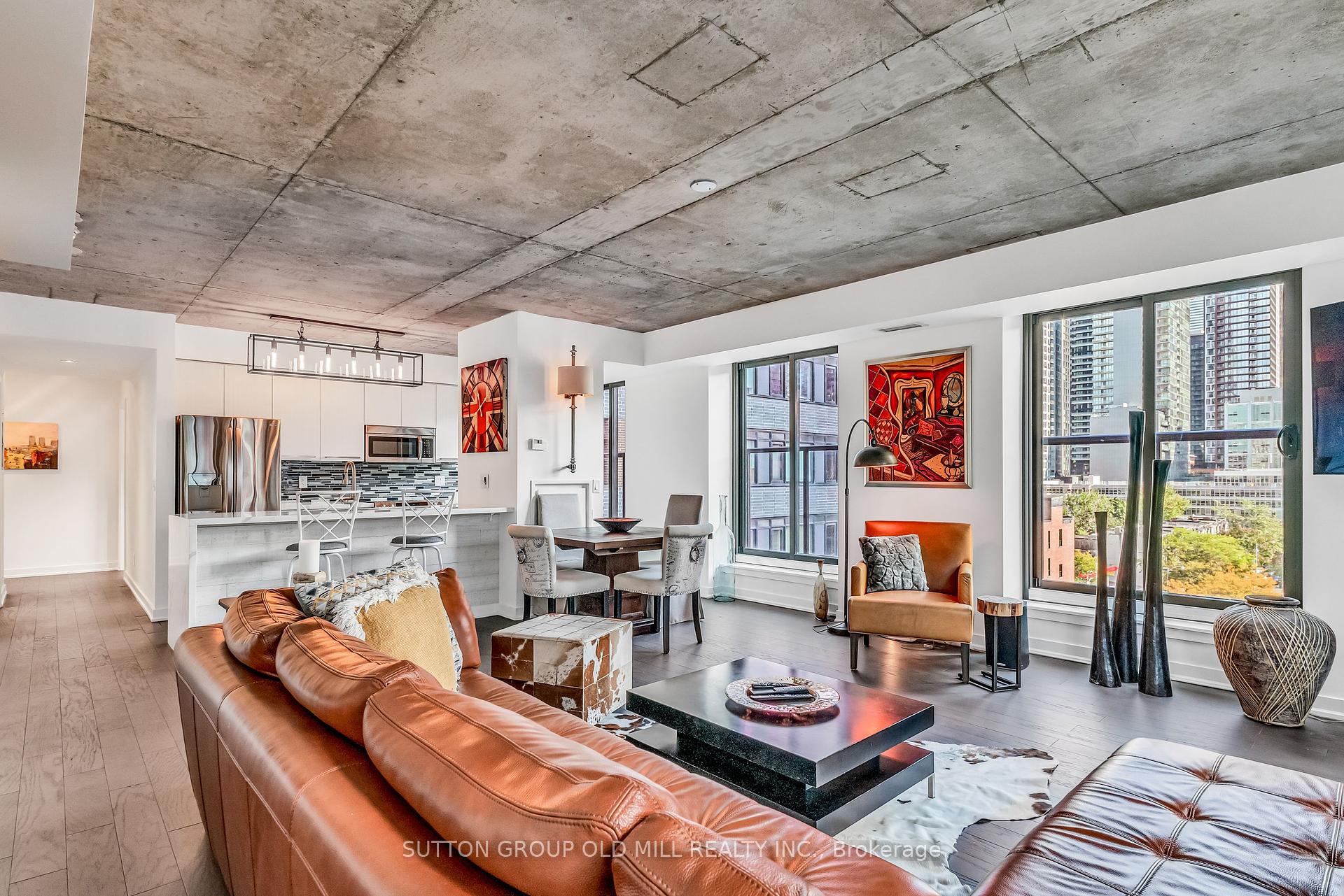 2 Bedrooms Condo at 400 Wellington, Toronto For sale