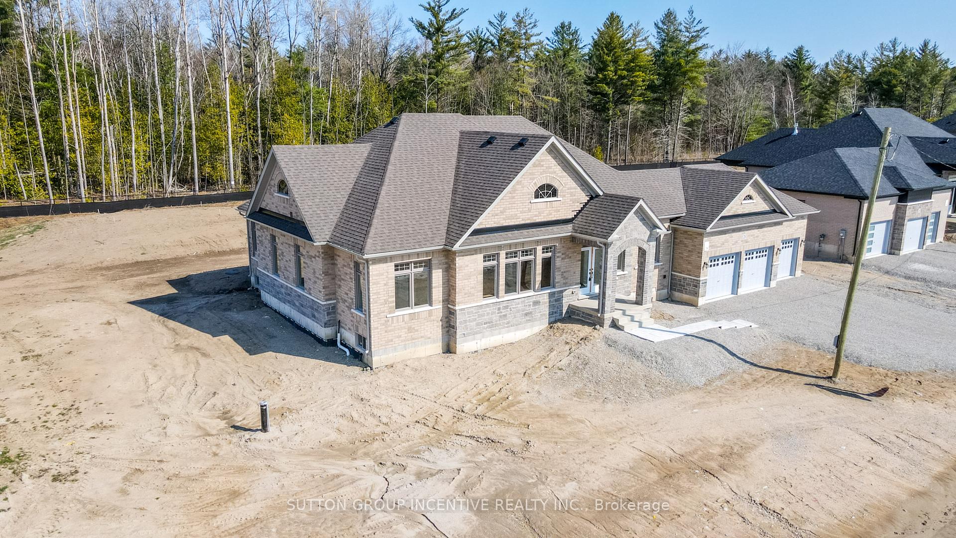 28 Cottonwood Street, Springwater, ON L9X 2E5