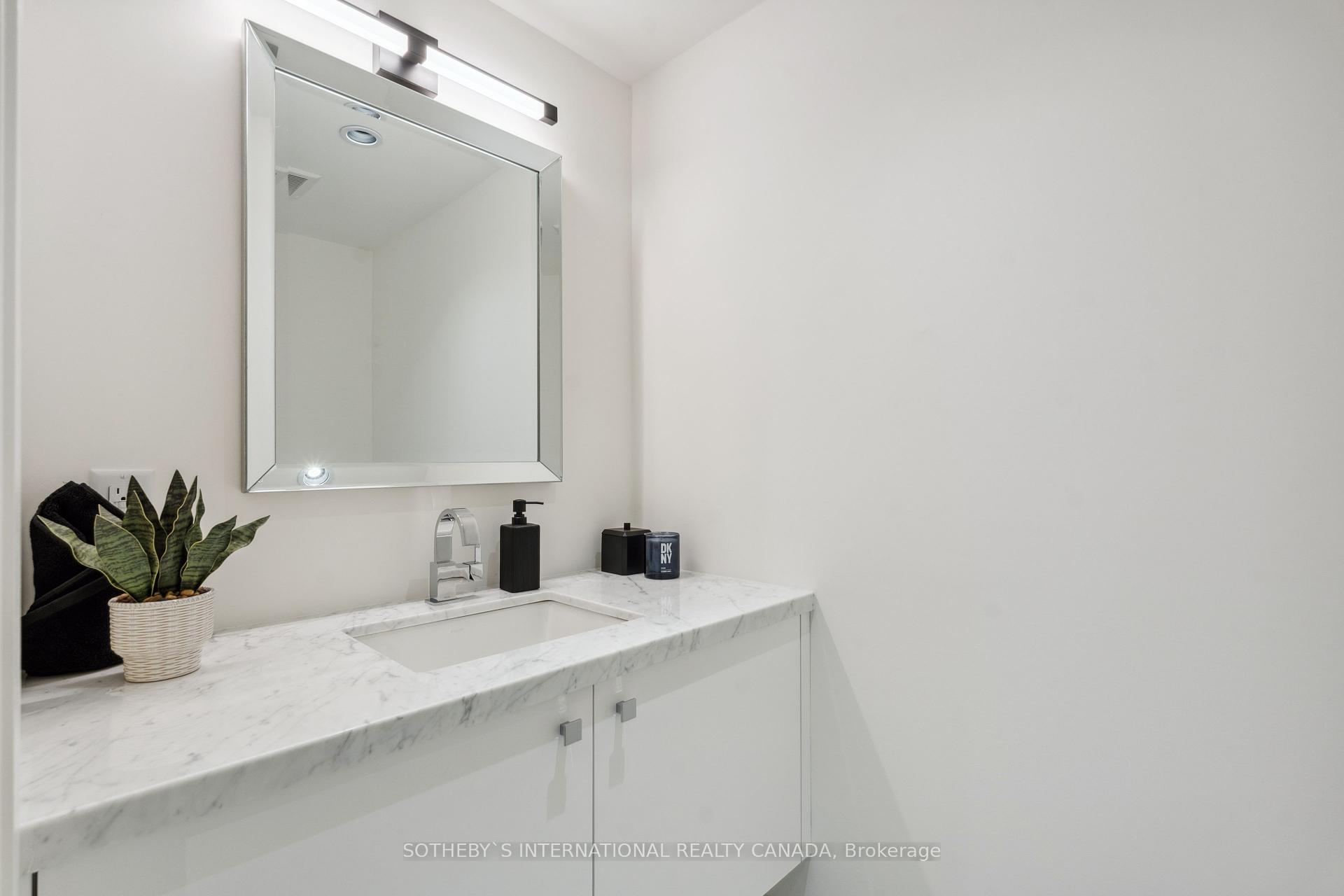 3 Bedrooms Condo at 1 Benvenuto,  Toronto For sale