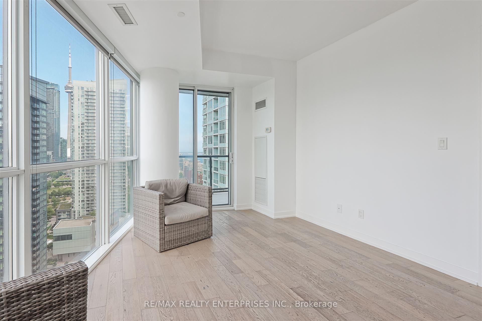 2 Bedrooms Condo at 20 Bruyeres, Toronto For sale