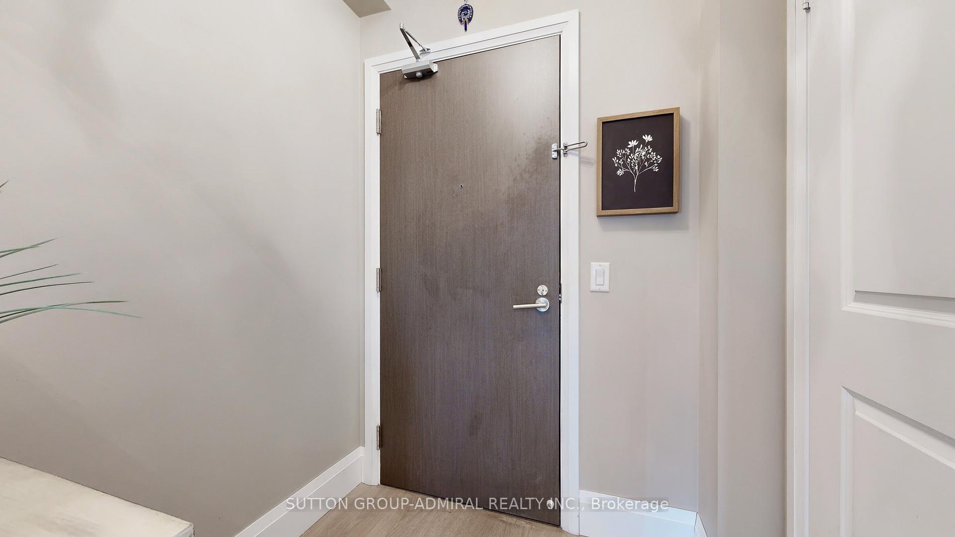 1 Bedroom Condo at 7890 Bathurst, Vaughan For sale