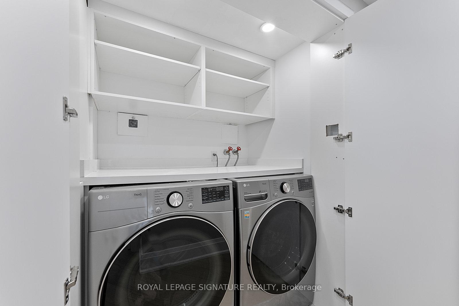 2 Bedrooms Condo at 77 Carlton,  Toronto For sale