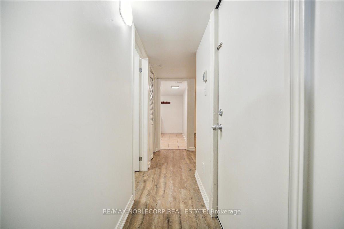 3 Bedrooms Condo at 20 William Farr, Vaughan For sale