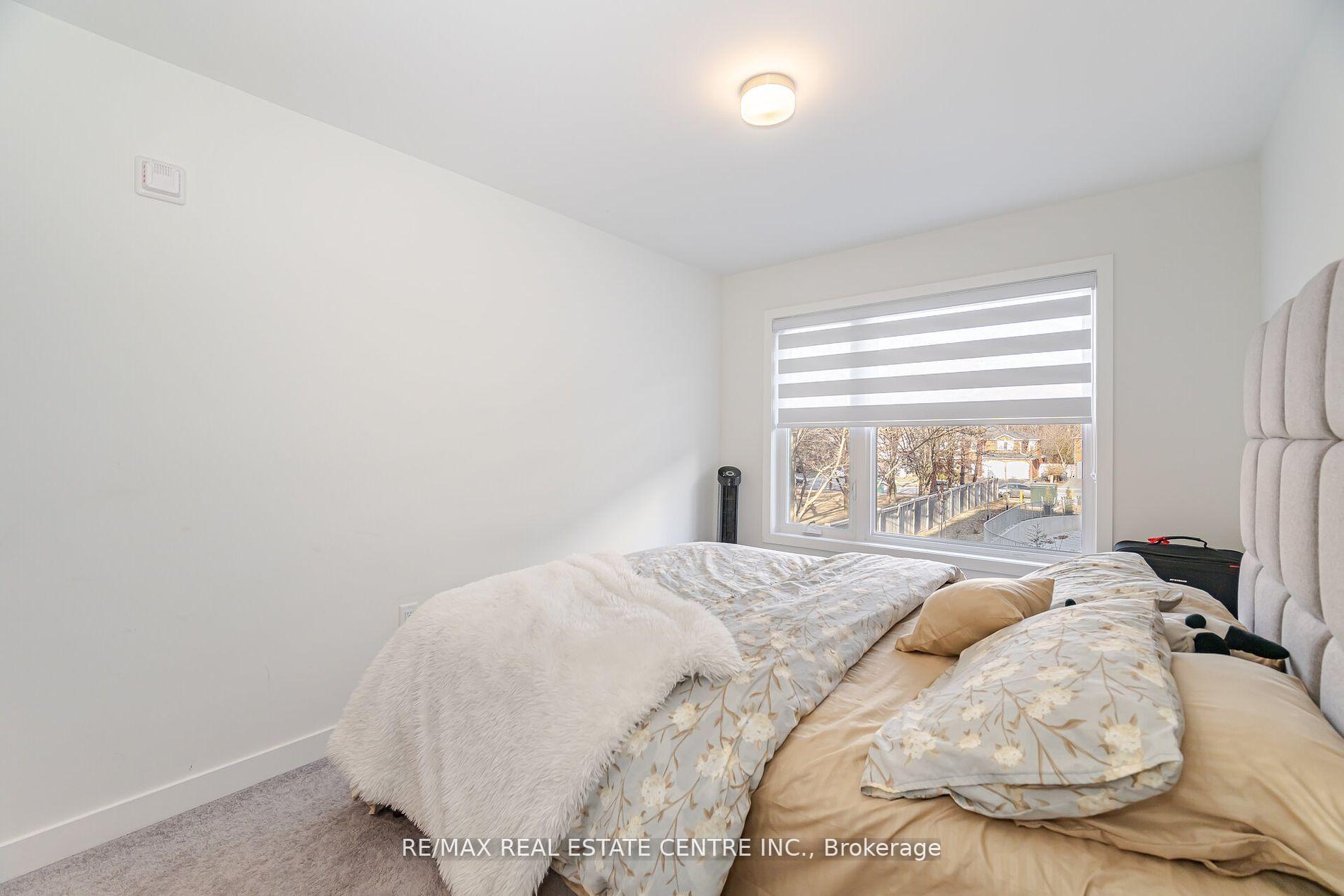 2 Bedrooms Condo at 3562 Colonial,  Mississauga For sale