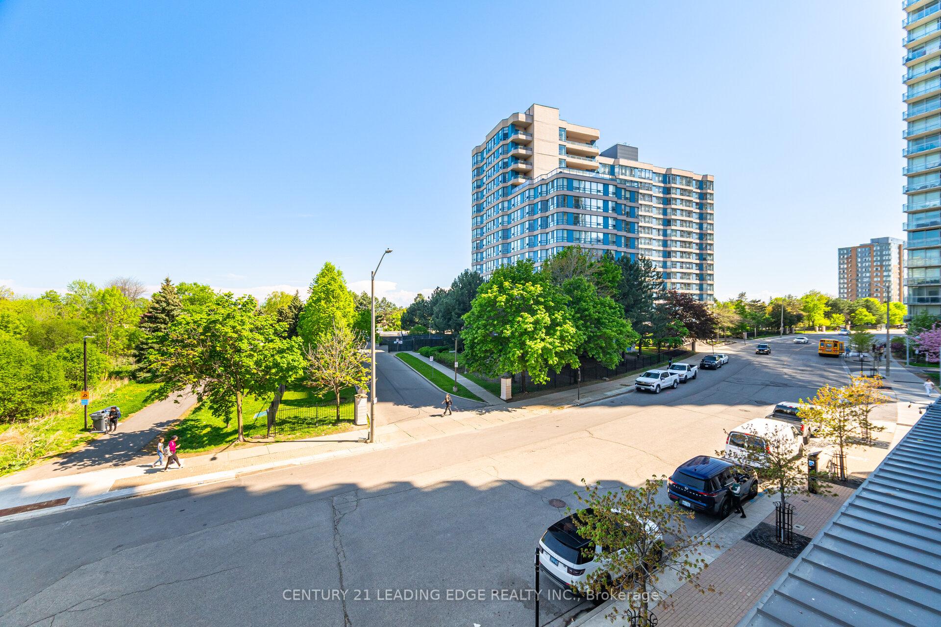 3 Bedrooms Co-op at 223 Webb, Mississauga For sale