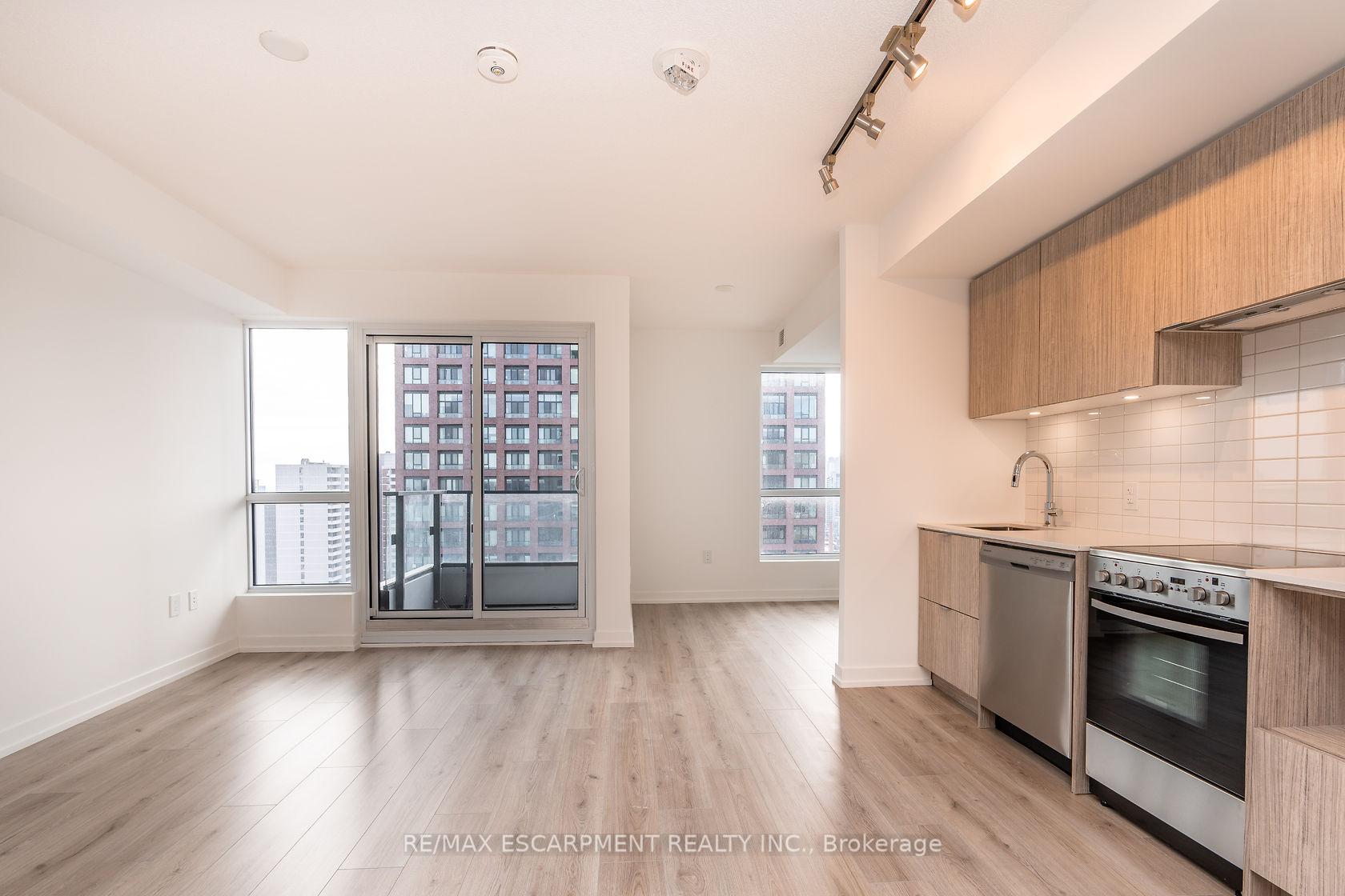 2 Bedrooms Condo at 395 Bloor, Toronto For sale