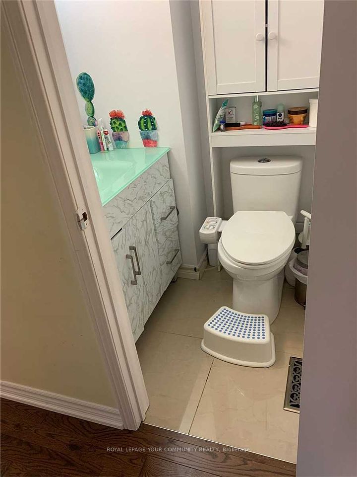 https://trreb-image.ampre.ca/eorie2HTjNOTZrgf87lAPrpiKzYis0T5p7Wc3Ox9e04/rs:fit:960:960/wm:.5:so:0:50:.4/wmsh:10/wmt:PHNwYW4gZm9yZWdyb3VuZD0nd2hpdGUnIGZvbnQ9JzY4Jz5ST1lBTCBMRVBBR0UgWU9VUiBDT01NVU5JVFkgUkVBTFRZLCBCcm9rZXJhZ2U8L3NwYW4-/L3RycmViL2xpc3RpbmdzLzQwLzk4LzcwLzU0L3AvMmY5NWRjNjgtYWY2Yi00YzQ3LWFiYTMtZDM3ZTAwNTE3YzkzLmpmaWY.jpg