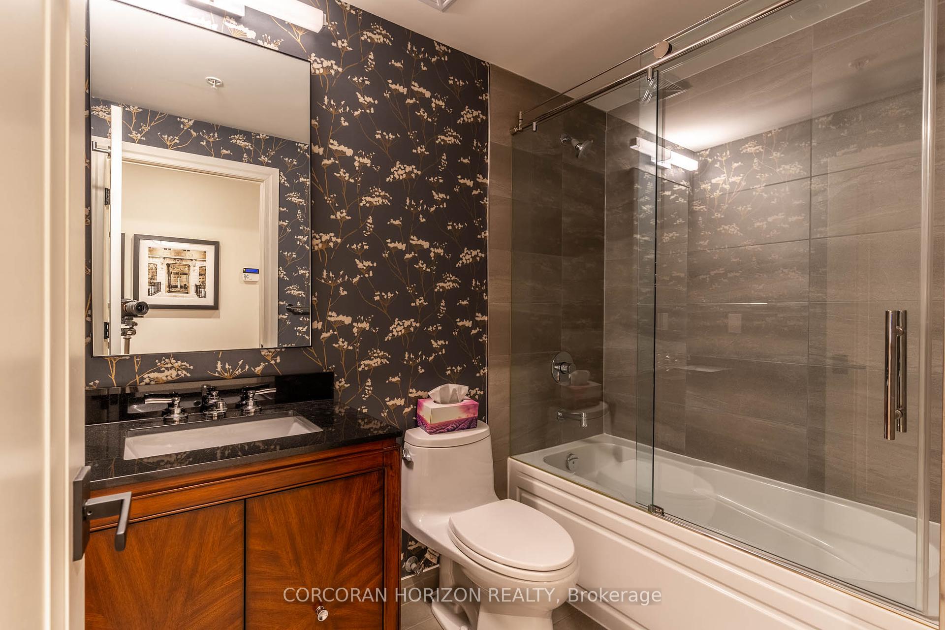 4 Bedrooms Condo at 30 Nelson, Toronto For sale